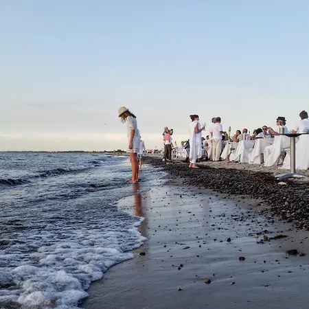 Strandwart Mit Garten 아파트