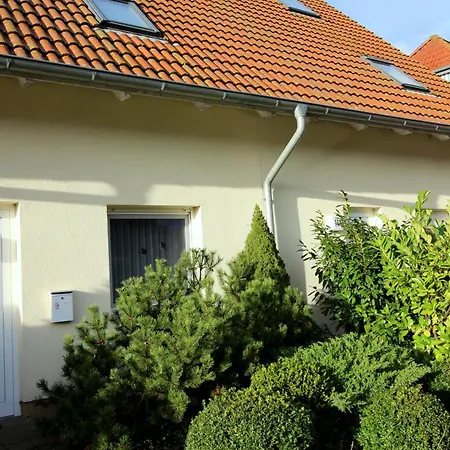 Strandwart Mit Garten Apartamento Zingst